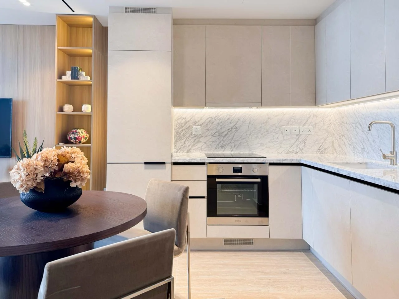 Kitchen Renovation in Dubai: Materials That Survive Heat, Humidity and Daily Life